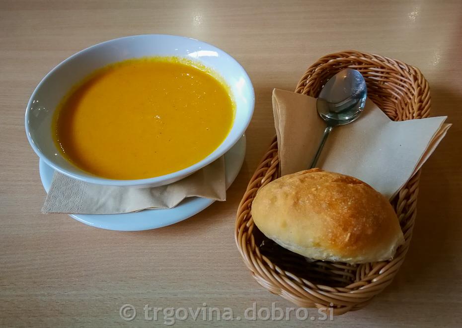 Juha, Tajska korenčkova