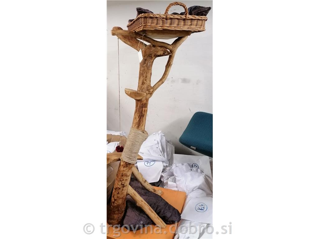 Mečji praskalnik - drevo