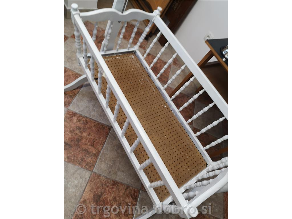 Otroška posteljica, gugalnica